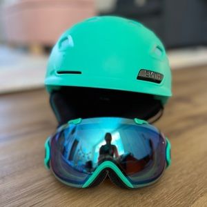 Smith Vantage ski helmet and IOS goggles